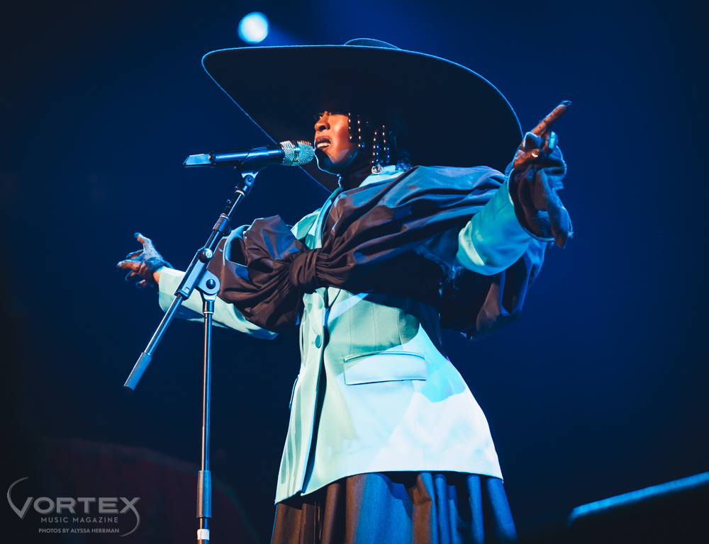 Lauryn Hill, Moda Center, photo by Alyssa Herrman