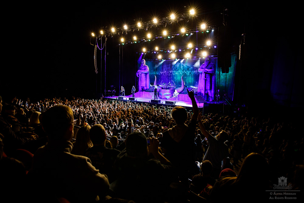 Amon Amarth, Moda Center, photo by Alyssa Herrman