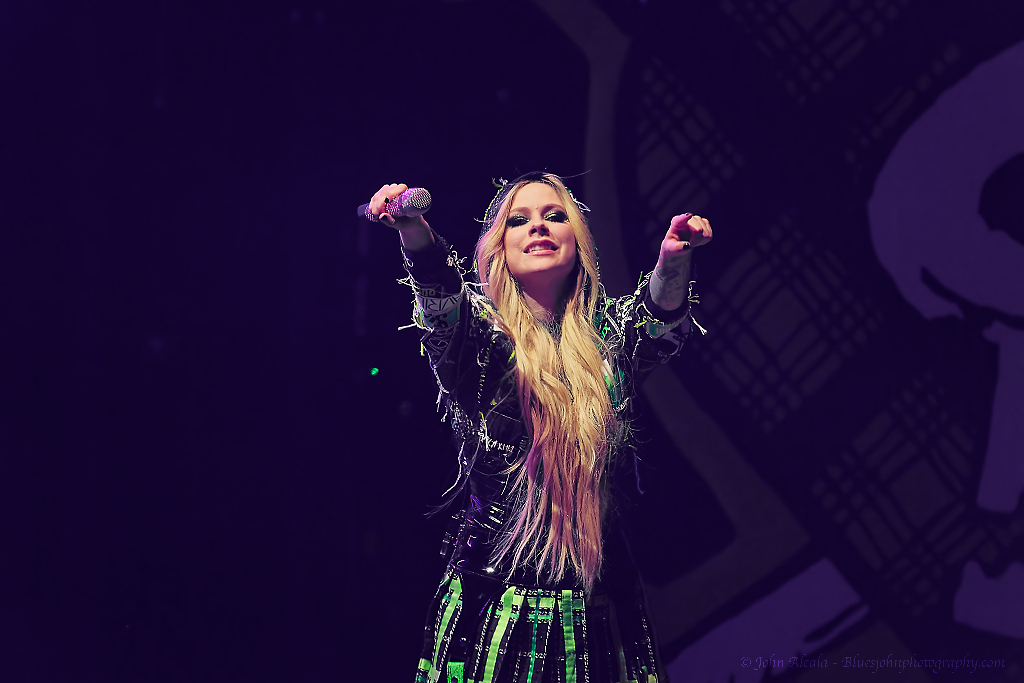 Avril Lavigne, RV Inn Style Resorts Amphitheater, photo by John Alcala