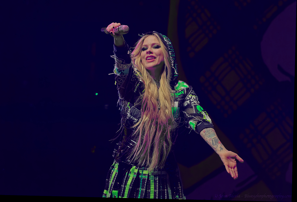 Avril Lavigne, RV Inn Style Resorts Amphitheater, photo by John Alcala