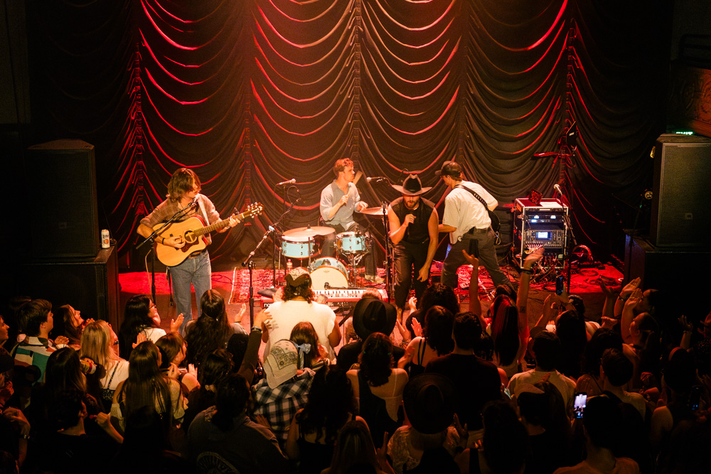 Noah Floersch, Mission Theater, photo by Blake Sourisseau