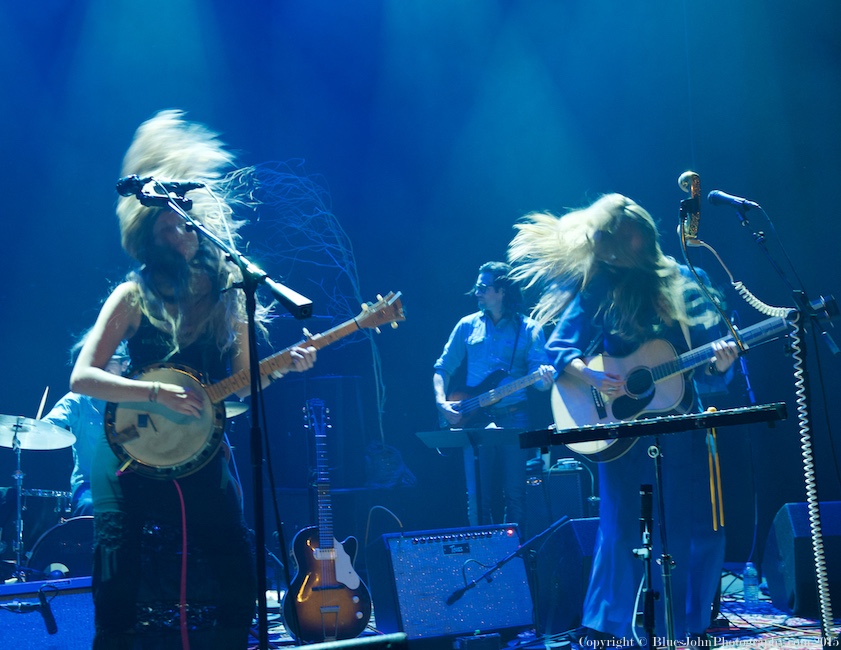 Shook Twins, Revolution Hall, photo by John Alcala