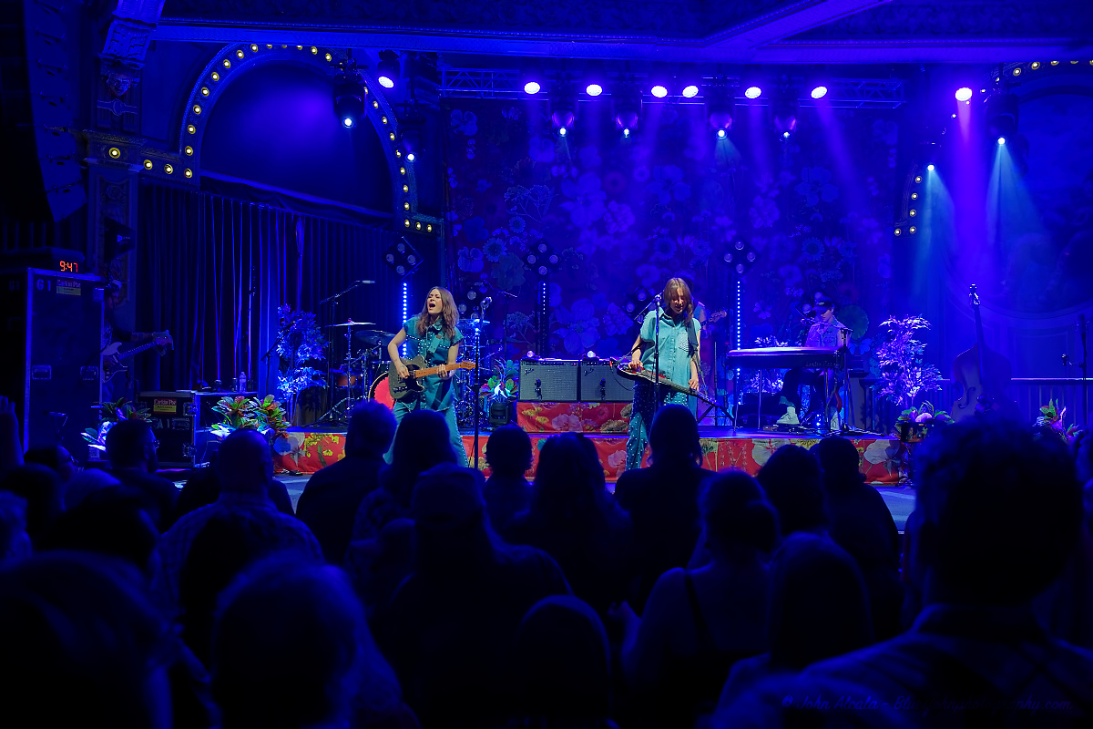 Larkin Poe, Crystal Ballroom, photo by John Alcala