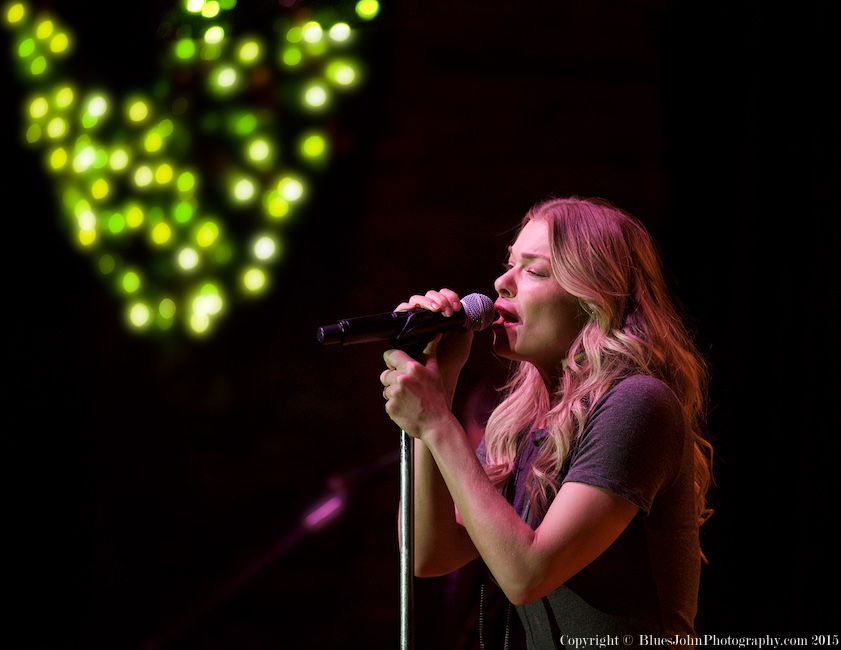 LeAnn Rimes, Spirit Mountain Casino, photo by John Alcala