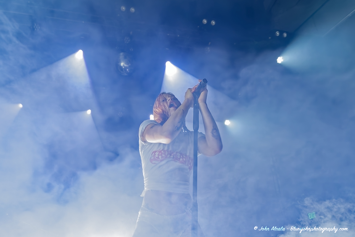 Wet Leg, Revolution Hall, photo by John Alcala