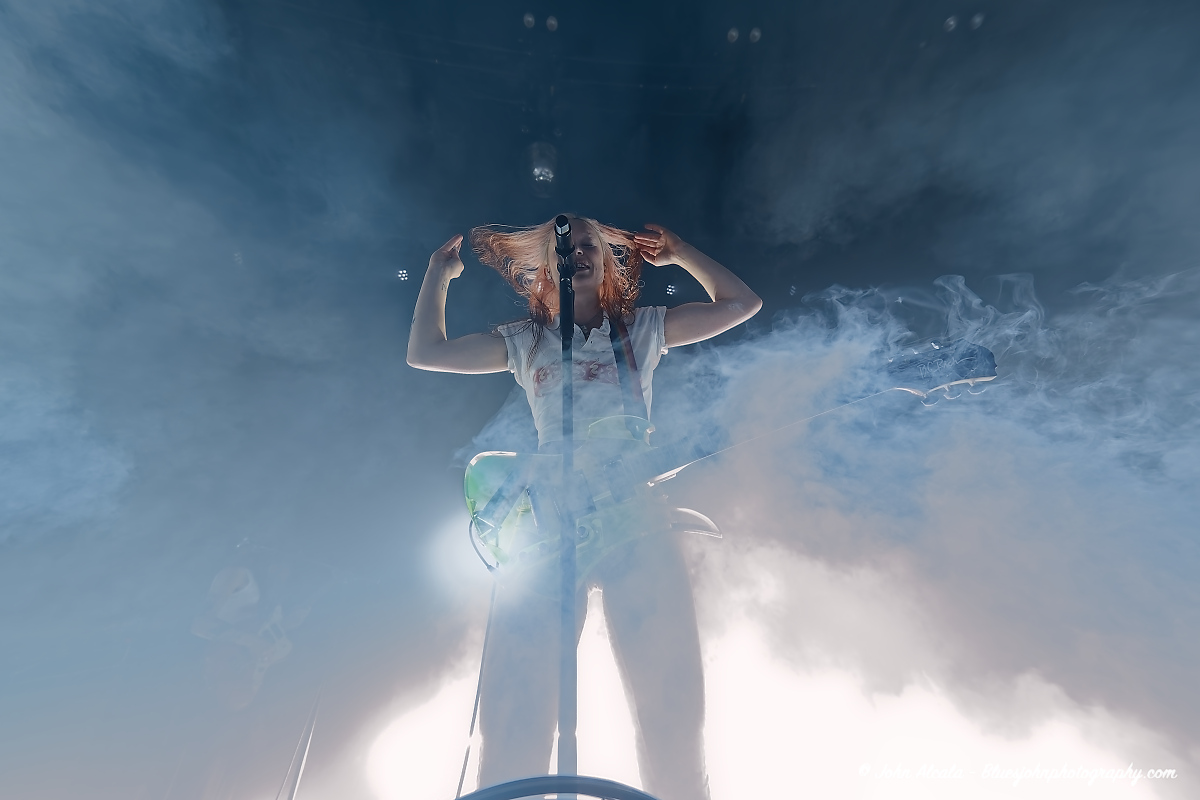 Wet Leg, Revolution Hall, photo by John Alcala