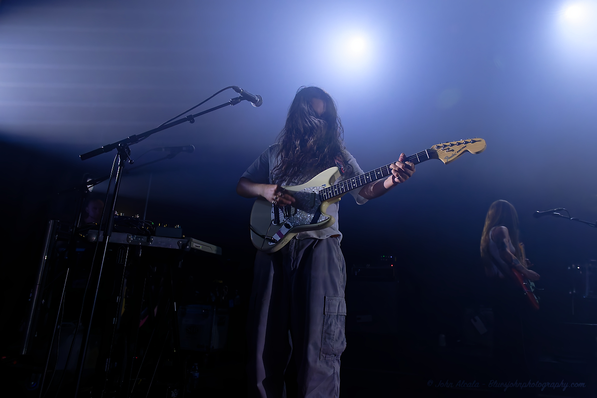 Wet Leg, Revolution Hall, photo by John Alcala