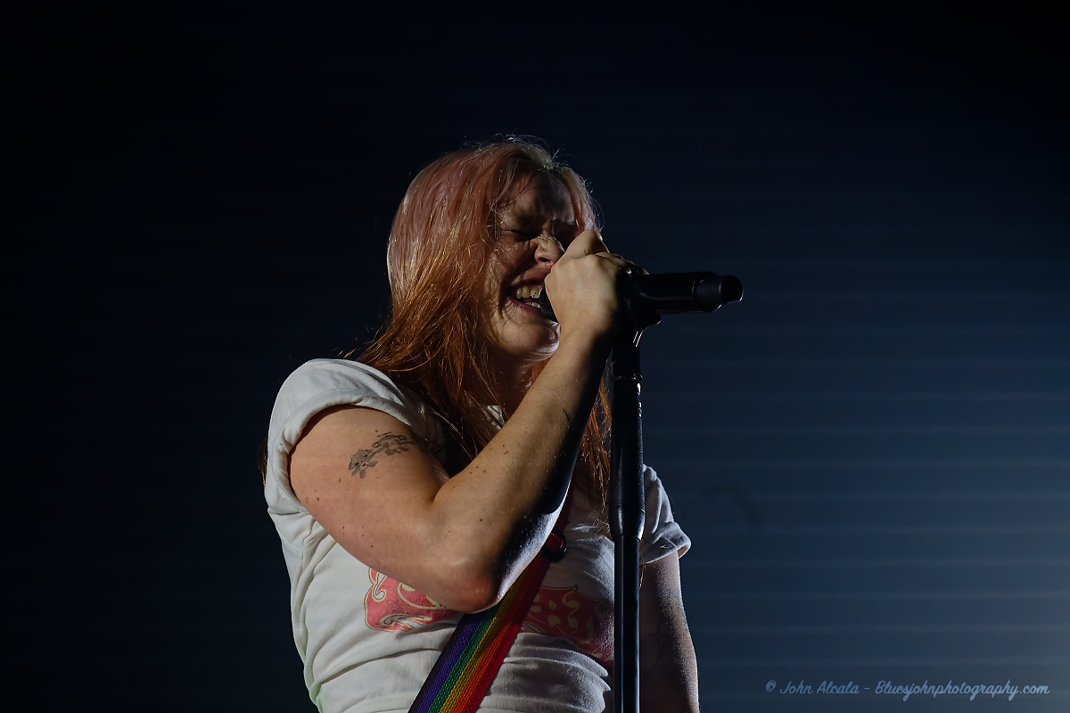 Wet Leg, Revolution Hall, photo by John Alcala