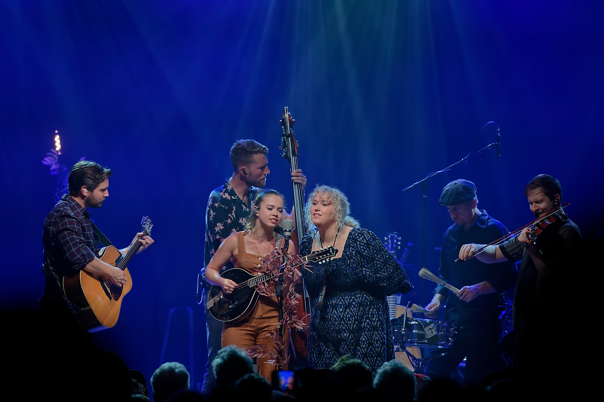 Sierra Hull, Aladdin Theater, photo by John Alcala