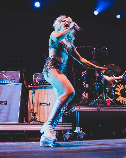 Amyl and The Sniffers, Edgefield Amphitheater, photo by Henry Ward