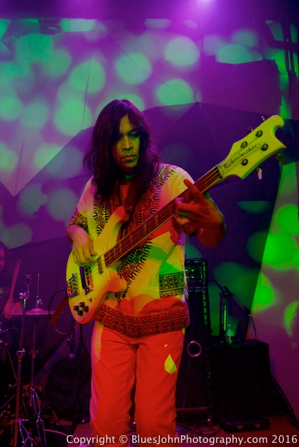 Cat Hoch, Holocene, photo by John Alcala
