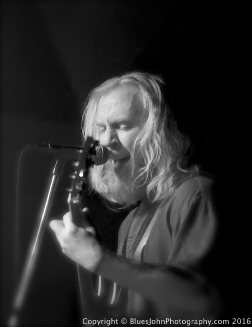 Astro Tan, Holocene, photo by John Alcala