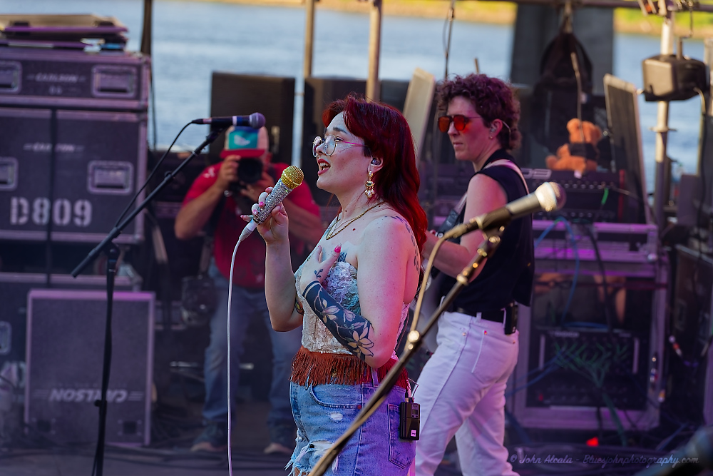 Glitterfox, Tom McCall Waterfront Park, photo by John Alcala