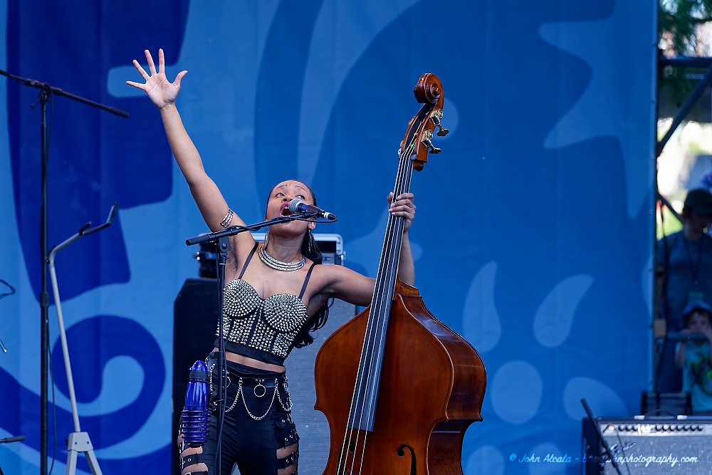 Angelique Francis, Tom McCall Waterfront Park, photo by John Alcala