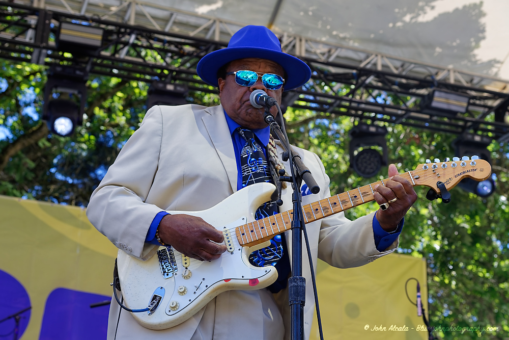 Norman Sylvester, Tom McCall Waterfront Park, photo by John Alcala