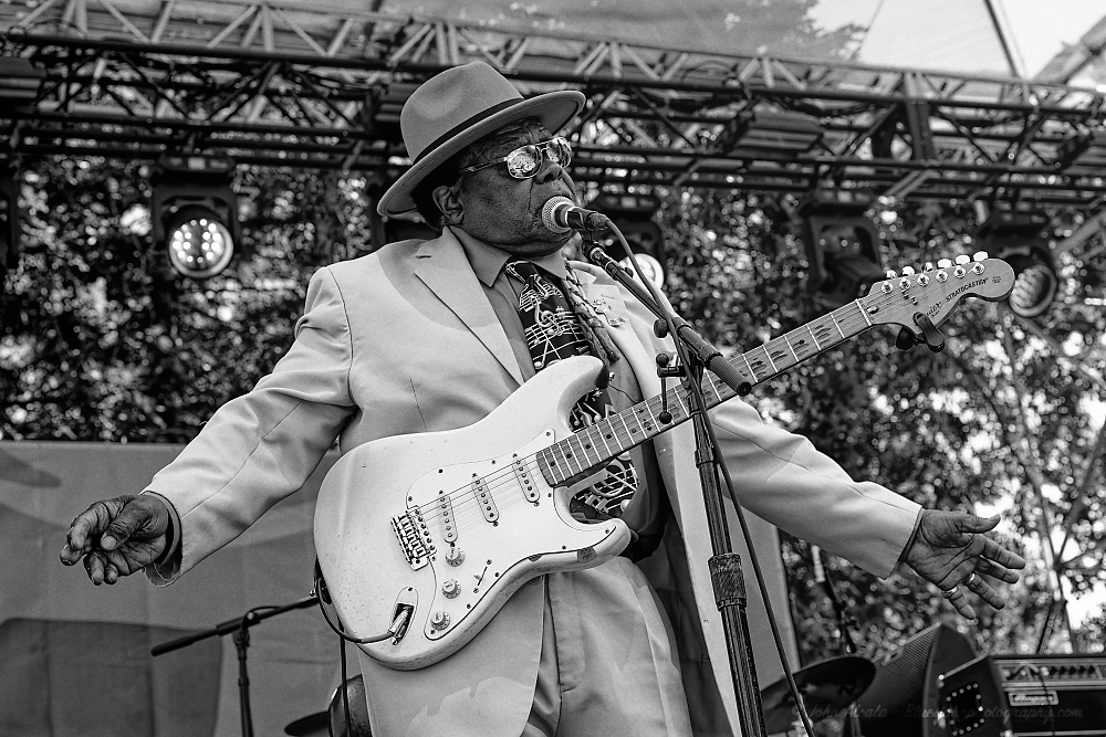Norman Sylvester, Tom McCall Waterfront Park, photo by John Alcala