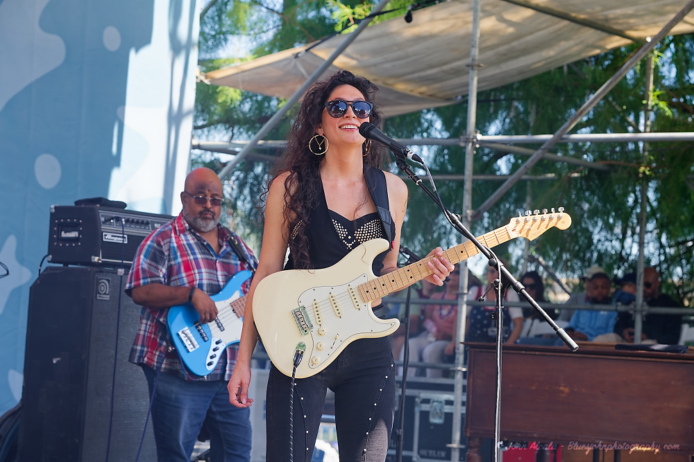 Lilla, Tom McCall Waterfront Park, photo by John Alcala