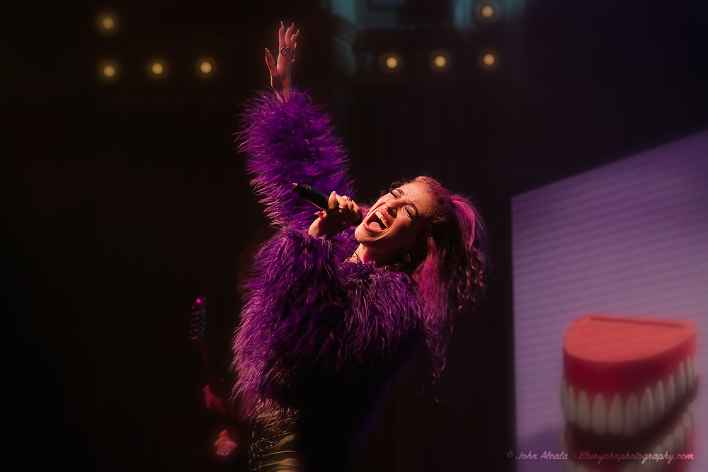 Honey Revenge, Crystal Ballroom, photo by John Alcala