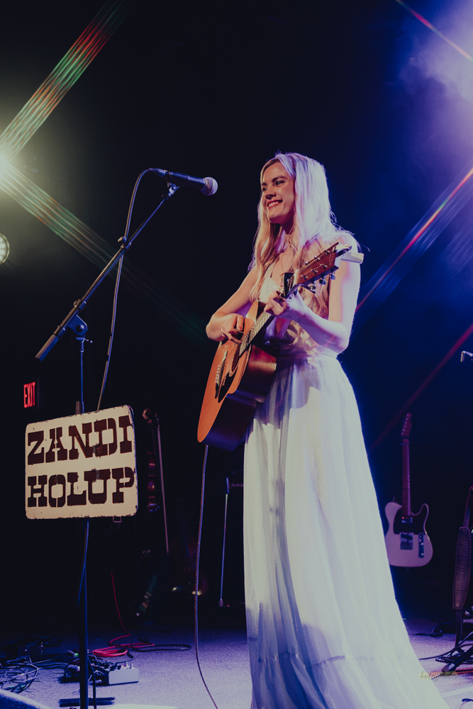 Zandi Holup, Wonder Ballroom, photo by Bailey Bonney-Vogler