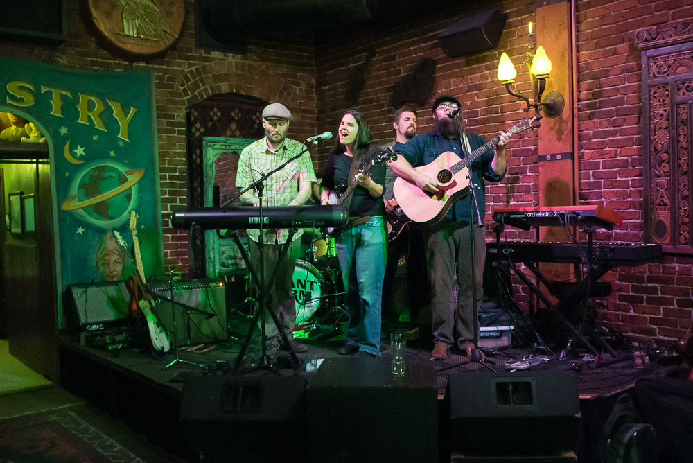 Cedar Teeth, White Eagle Saloon, photo by Miss Ellanea