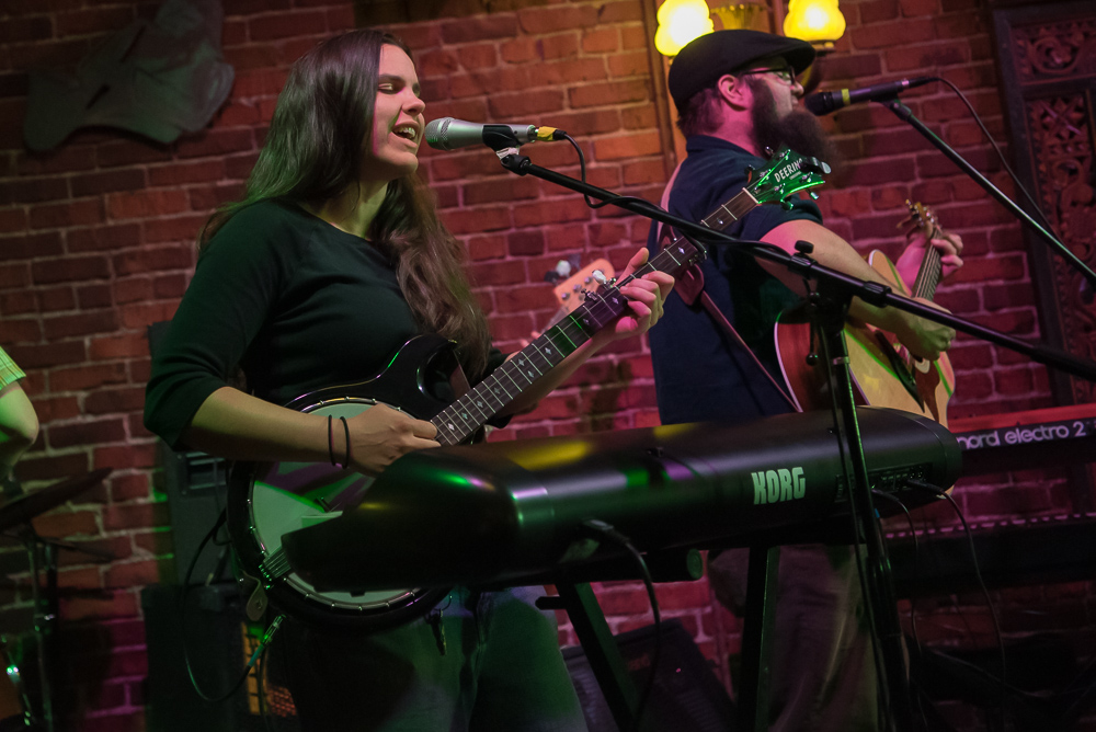 Cedar Teeth, White Eagle Saloon, photo by Miss Ellanea