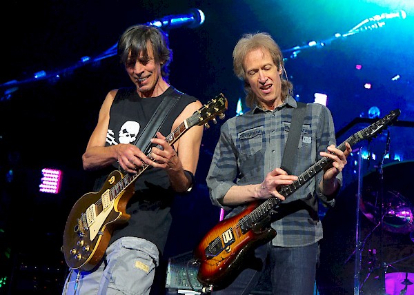 Boston founder Tom Scholz and guitarist Gary Pihl: Photo by Bob Summers