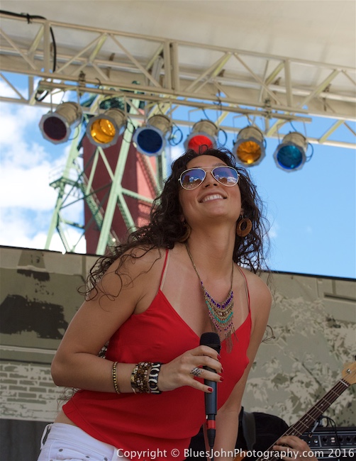 Lilla, Waterfront Blues Festival, Tom McCall Waterfront Park, photo by John Alcala