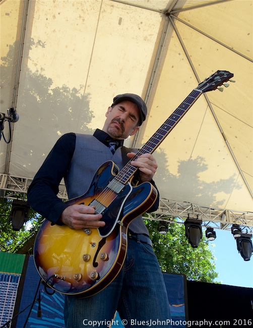 Kevin Selfe, Waterfront Blues Festival, Tom McCall Waterfront Park, photo by John Alcala