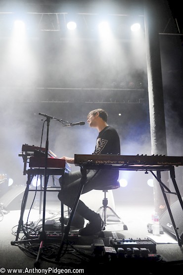 Click to see more photos of James Blake at the Roseland by Anthony Pidgeon