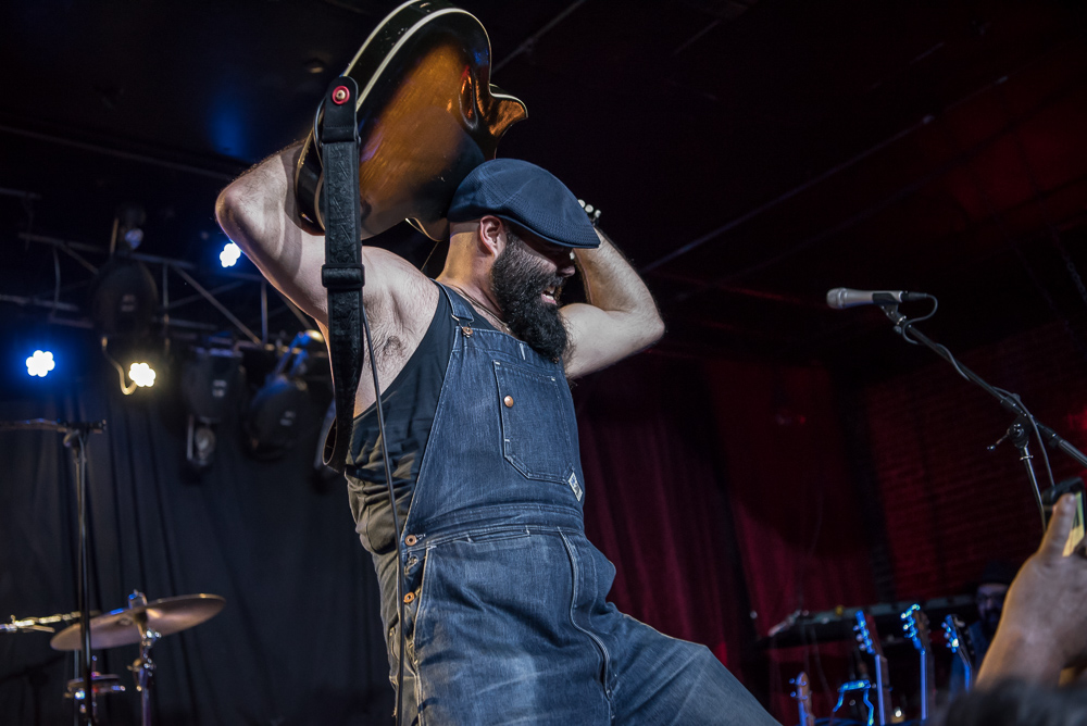 The Reverend Peyton's Big Damn Band, Dante's, photo by Miss Ellanea