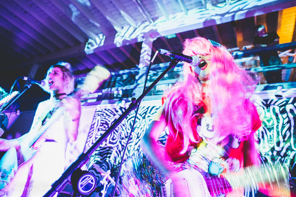 Photos of Lose Yr Mind featuring Shannon and the Clams, Mommy Long