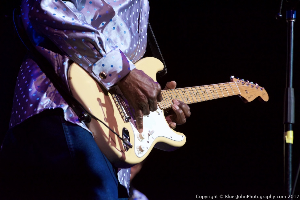 Buddy Guy, Arlene Schnitzer Concert Hall, Portland'5 Centers for the Arts, photo by John Alcala