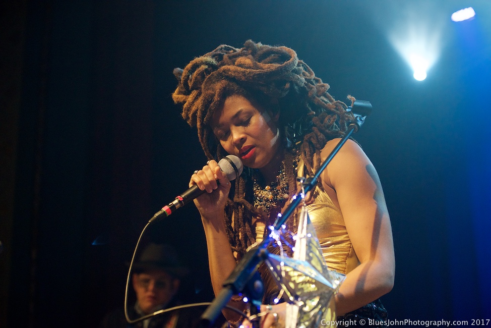 Valerie June, Aladdin Theater, photo by John Alcala