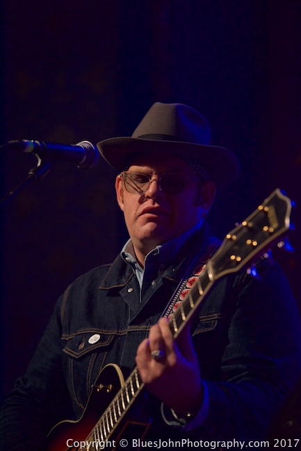 Valerie June, Aladdin Theater, photo by John Alcala