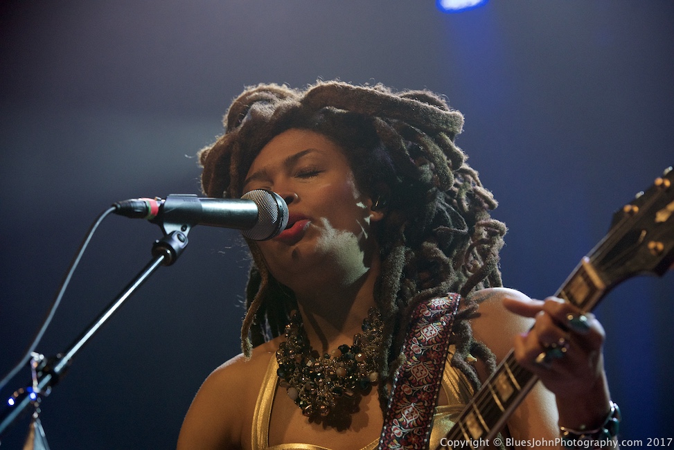 Valerie June, Aladdin Theater, photo by John Alcala