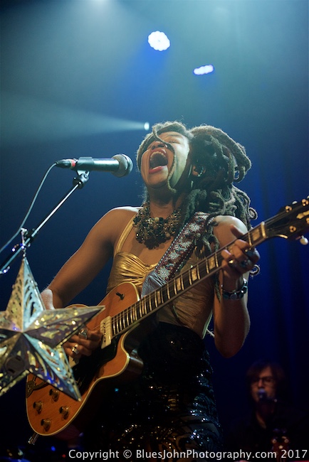 Valerie June, Aladdin Theater, photo by John Alcala
