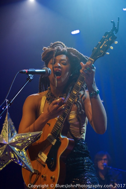 Valerie June, Aladdin Theater, photo by John Alcala