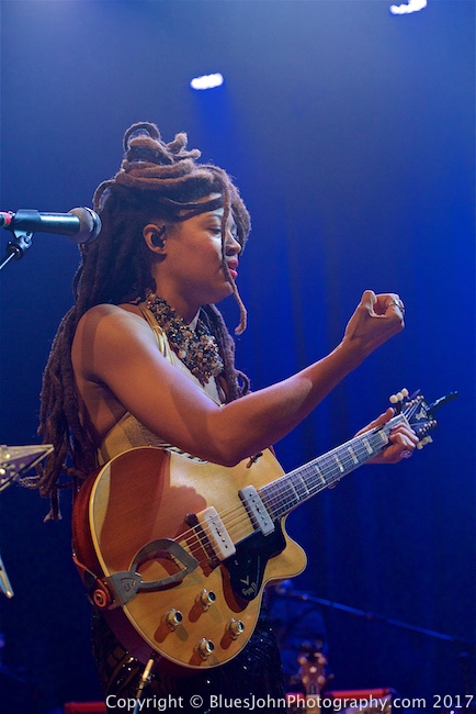 Valerie June, Aladdin Theater, photo by John Alcala