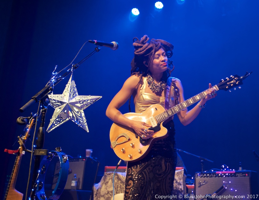 Valerie June, Aladdin Theater, photo by John Alcala