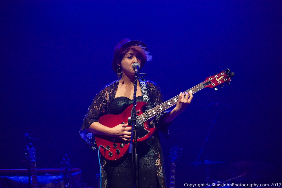 Lynn Cardona, Aladdin Theater, photo by John Alcala