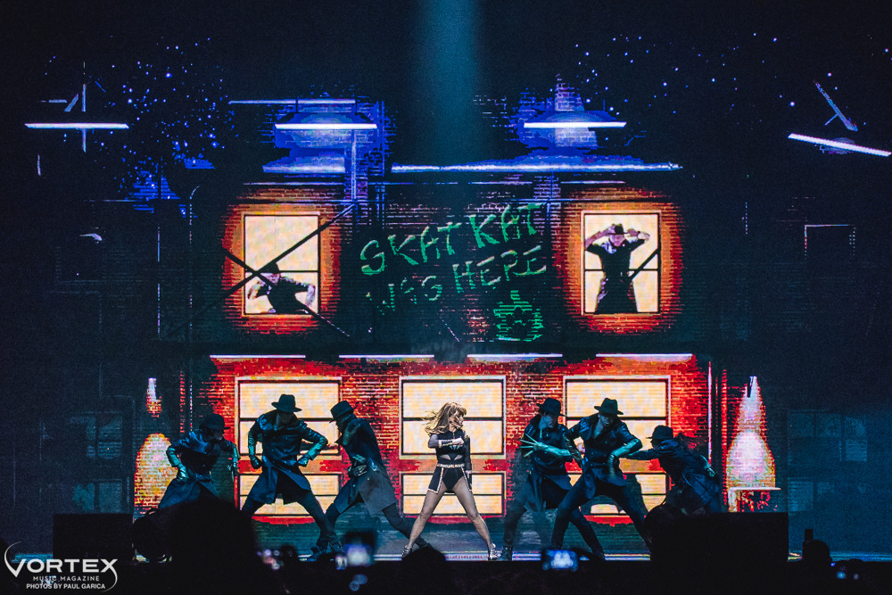 Paula Abdul, Moda Center, Rose Quarter, photo by Paul Garcia