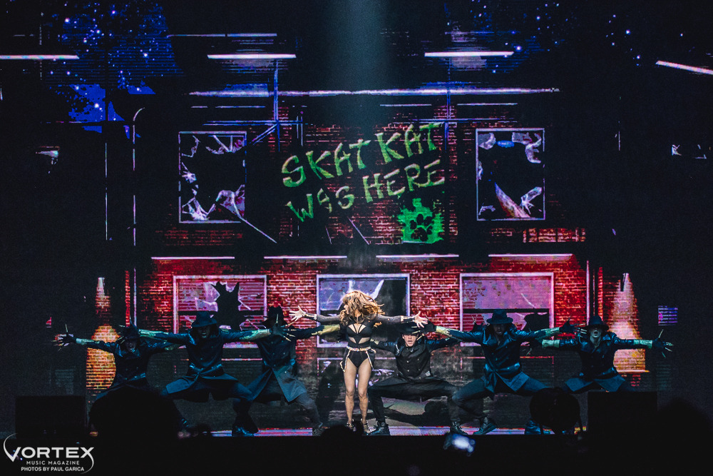Paula Abdul, Moda Center, Rose Quarter, photo by Paul Garcia