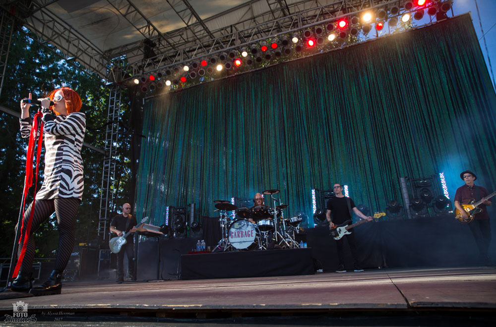 Garbage, Edgefield Amphitheater, photo by Alyssa Herrman