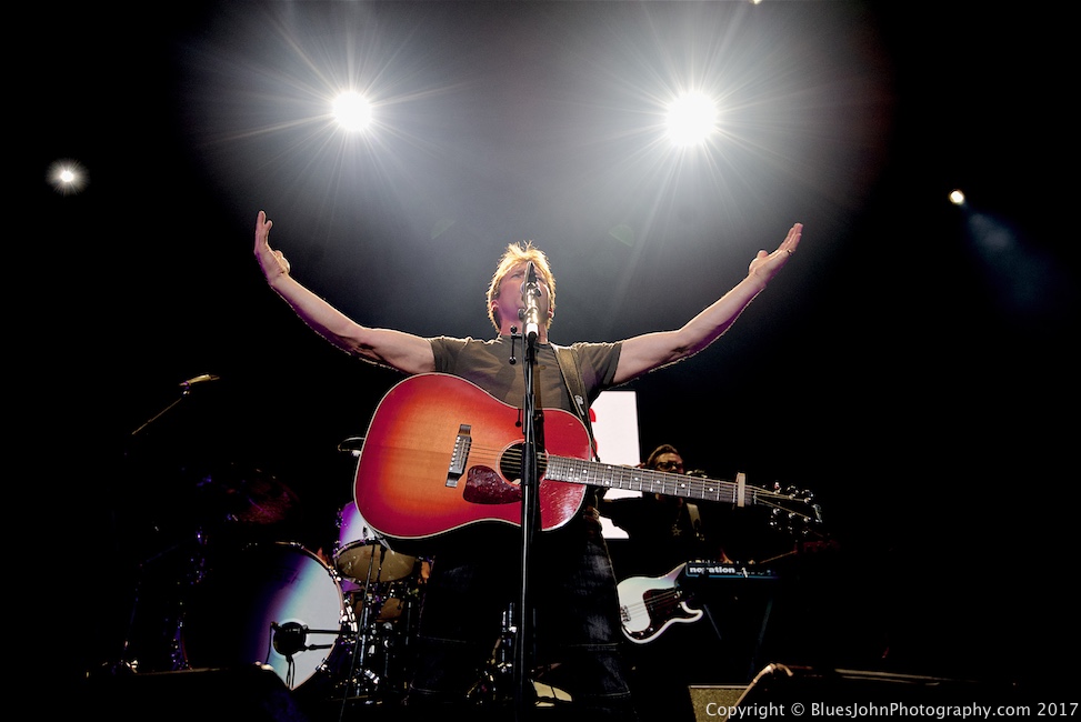 James Blunt, Moda Center, Rose Quarter, photo by John Alcala