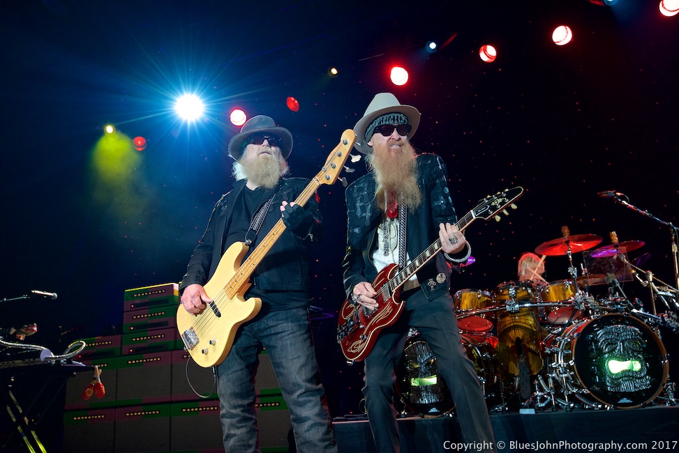 ZZ Top, Cuthbert Amphitheater, photo by John Alcala