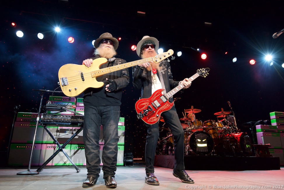 ZZ Top, Cuthbert Amphitheater, photo by John Alcala