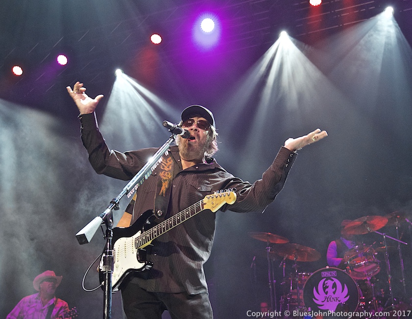 Hank Williams Jr., Moda Center, Rose Quarter, photo by John Alcala