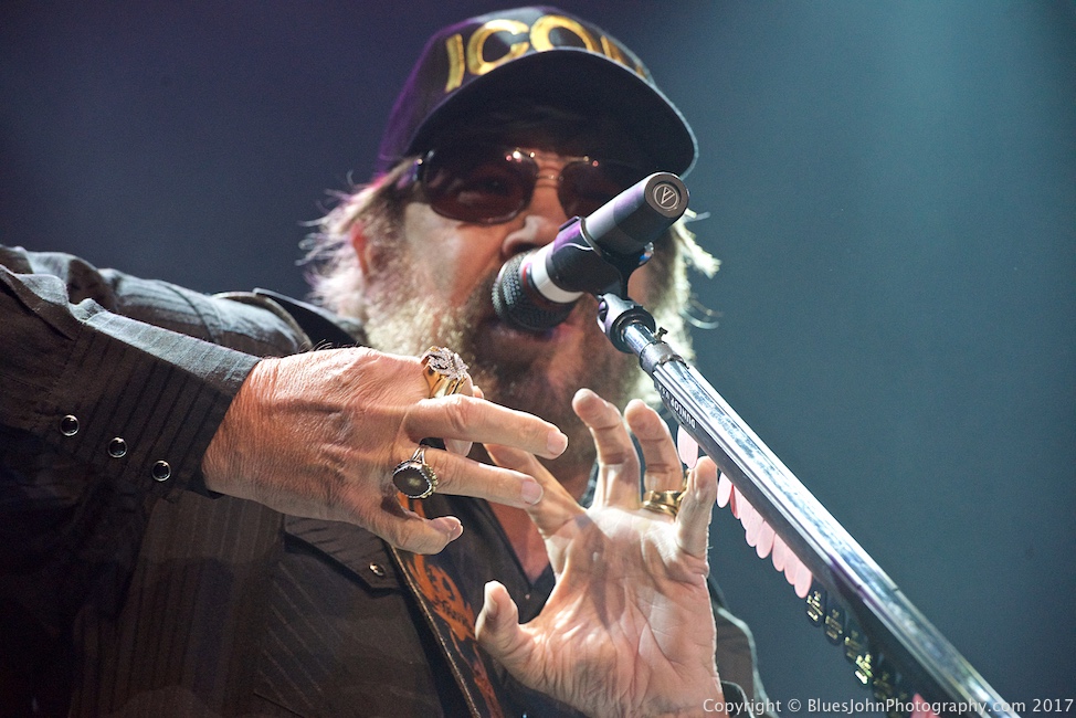 Hank Williams Jr., Moda Center, Rose Quarter, photo by John Alcala