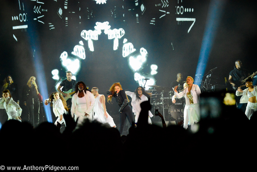 Janet Jackson, Moda Center, Rose Quarter, photo by Anthony Pidgeon