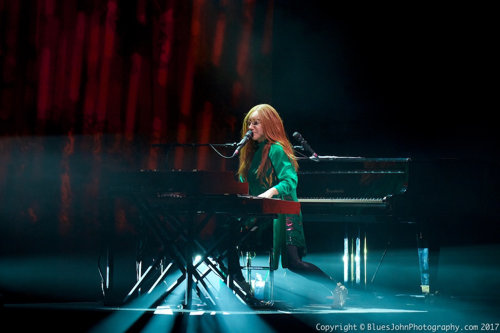 Tori Amos, Arlene Schnitzer Concert Hall, Portland'5 Centers for the Arts, photo by John Alcala